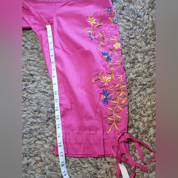 New Que Pants Crop Capri Boho Embroidered Pink - Picture 16 of 16